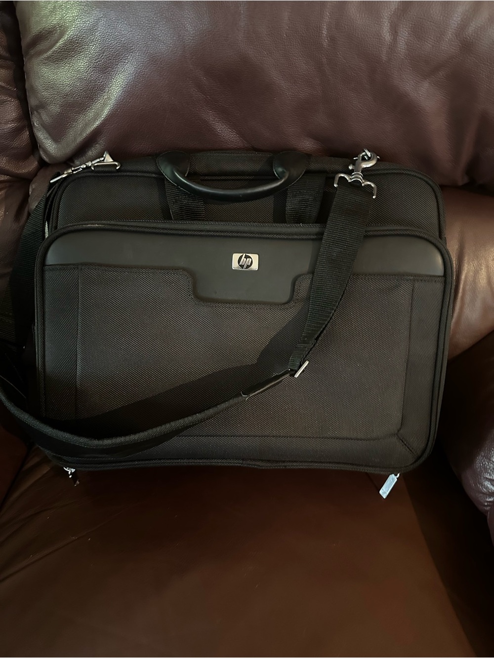 HP Black Men's Laptop Briefcase with Shoulder Strap, Apprx 17.5 X 14